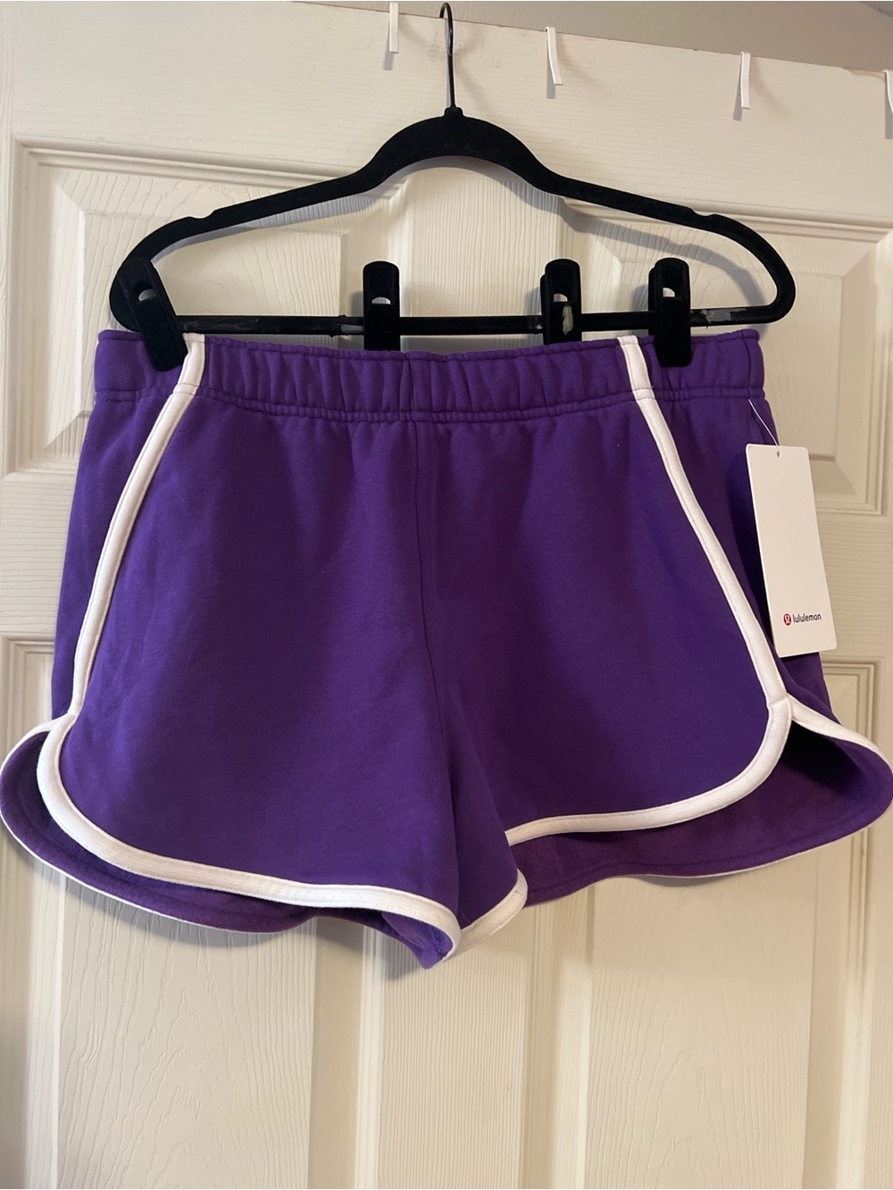 Lululemon Scuba MR Oversized Shorts 3” Purple White Trim L NWT